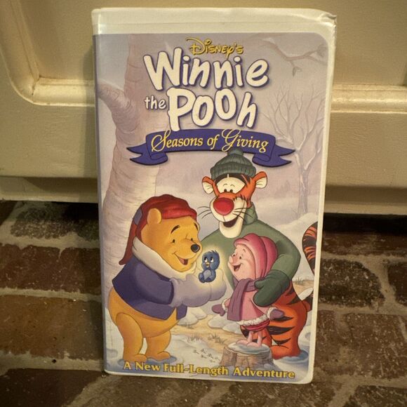 Disney's Winnie The Pooh: Seasons Of Giving VHS Video‎ With Clamshell Case - Picture 1 of 4